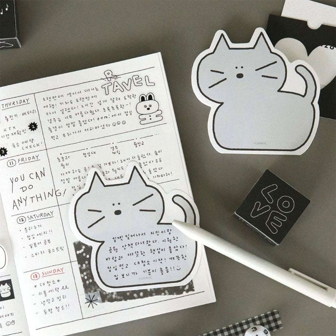 Iconic Doodle Cat Memo Pad – Compact, Tear-Off Notepad Grey