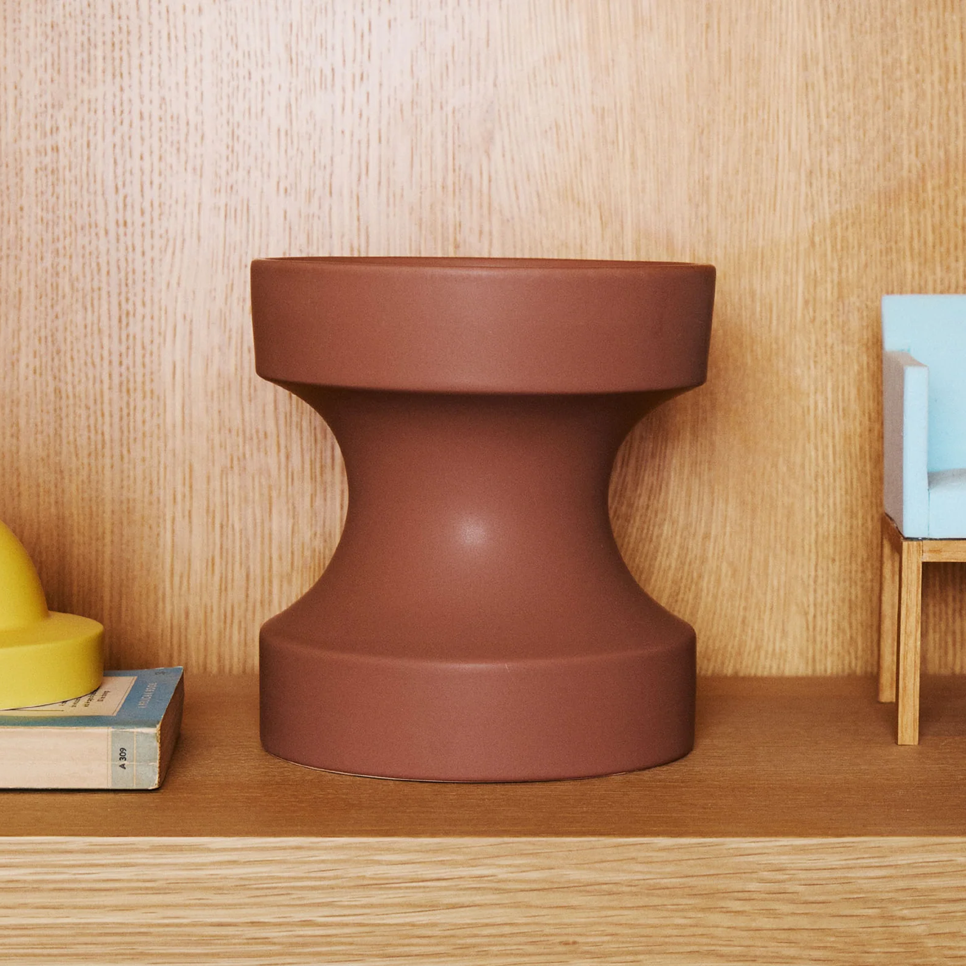Bolt Vase - Brown
