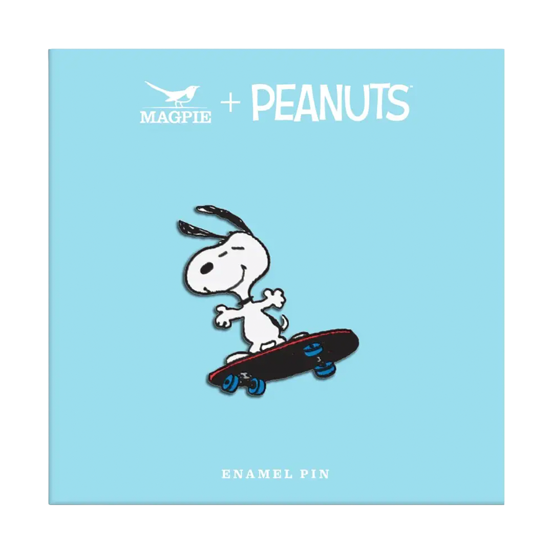 Peanuts -  Enamel Pin - Skateboard